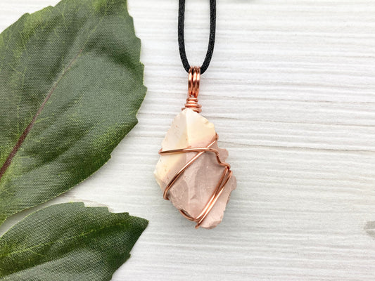 Real Quartz Necklace on 18kt Gold Plated Chain/ Joshua Tree Raw Crystal  Necklace - Raw Gemstone - Amethyst / Rose Quartz / Peacock Ore — Joshua  Tree Rock & Lotus